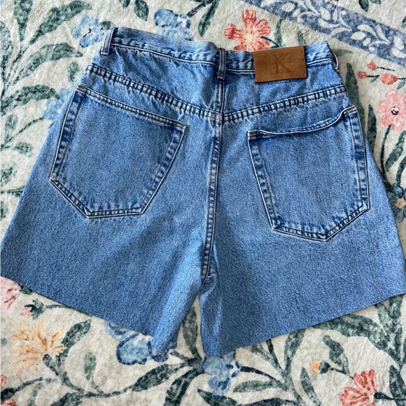 Calvin Klein denim shorts - Picture 4 of 6